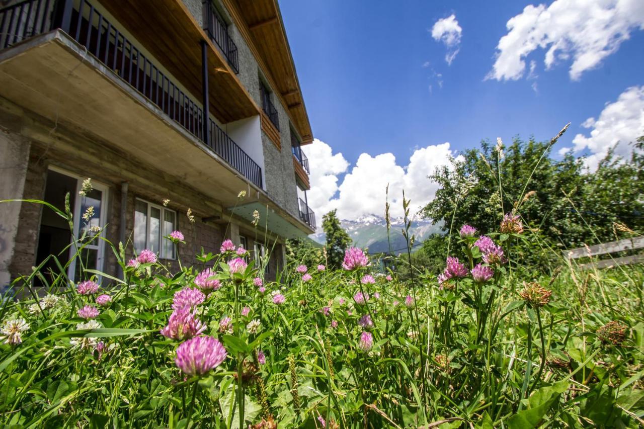 Mestia Hotel Amirani Exterior foto